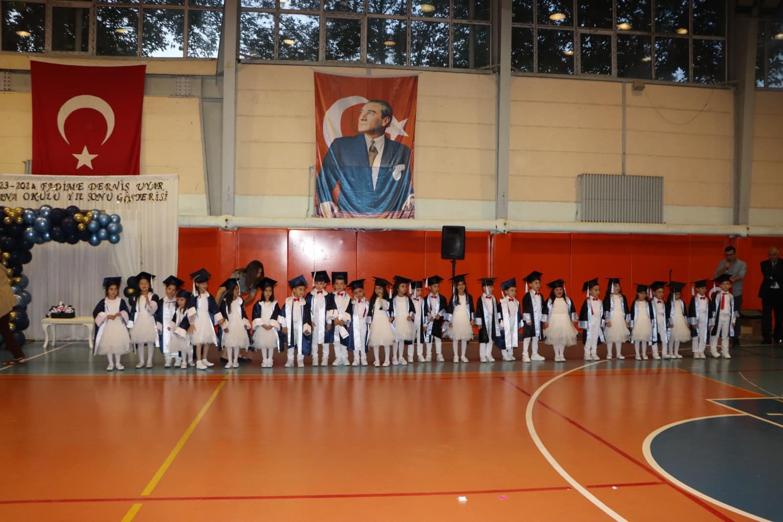 Kaymakam Bilici  Miniklerin Mezuniyet Sevincine Ortak Oldu