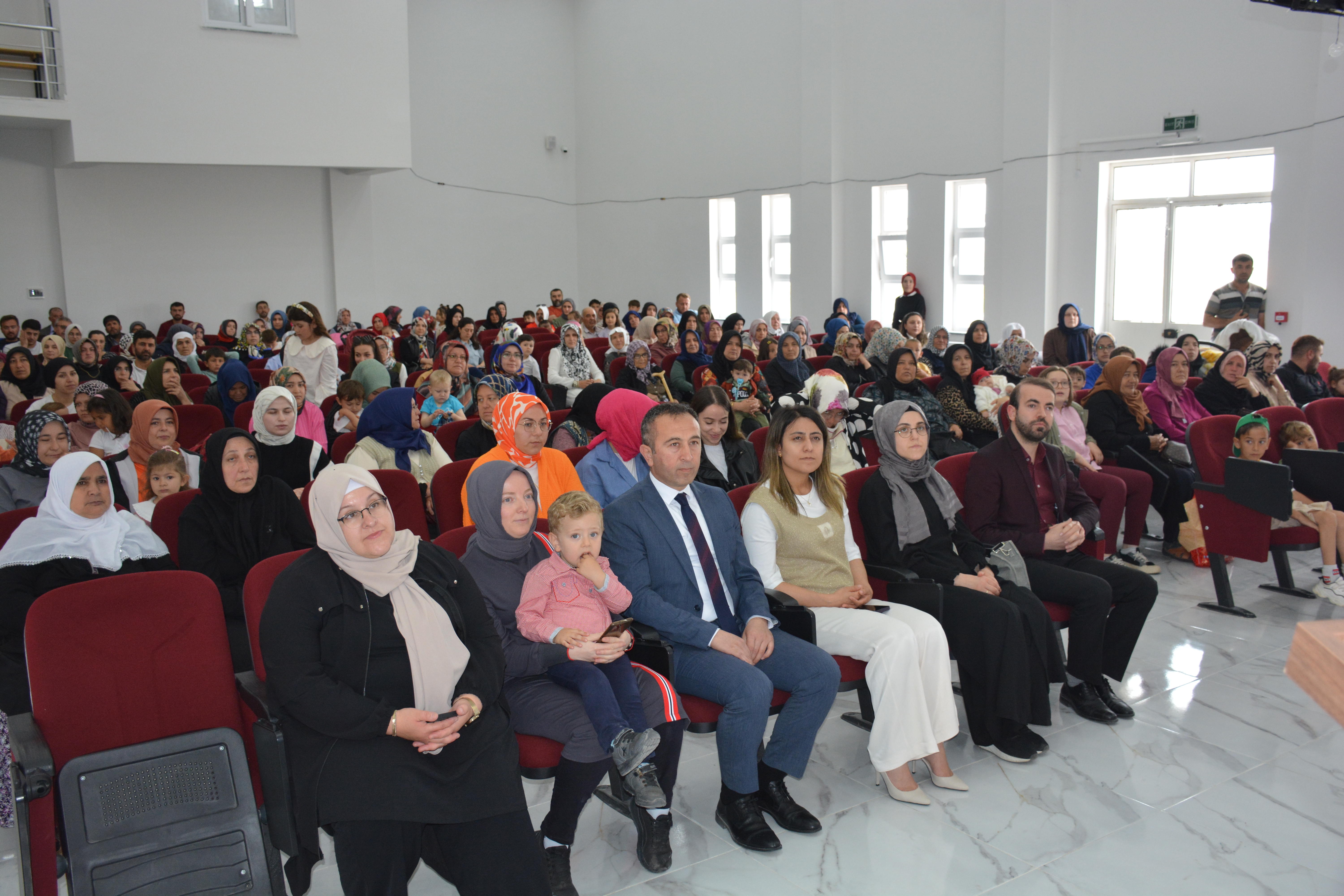 İscehisar'da Kur'an Kursu Öğrencileri Yılsonu Etkinliği Düzenledi