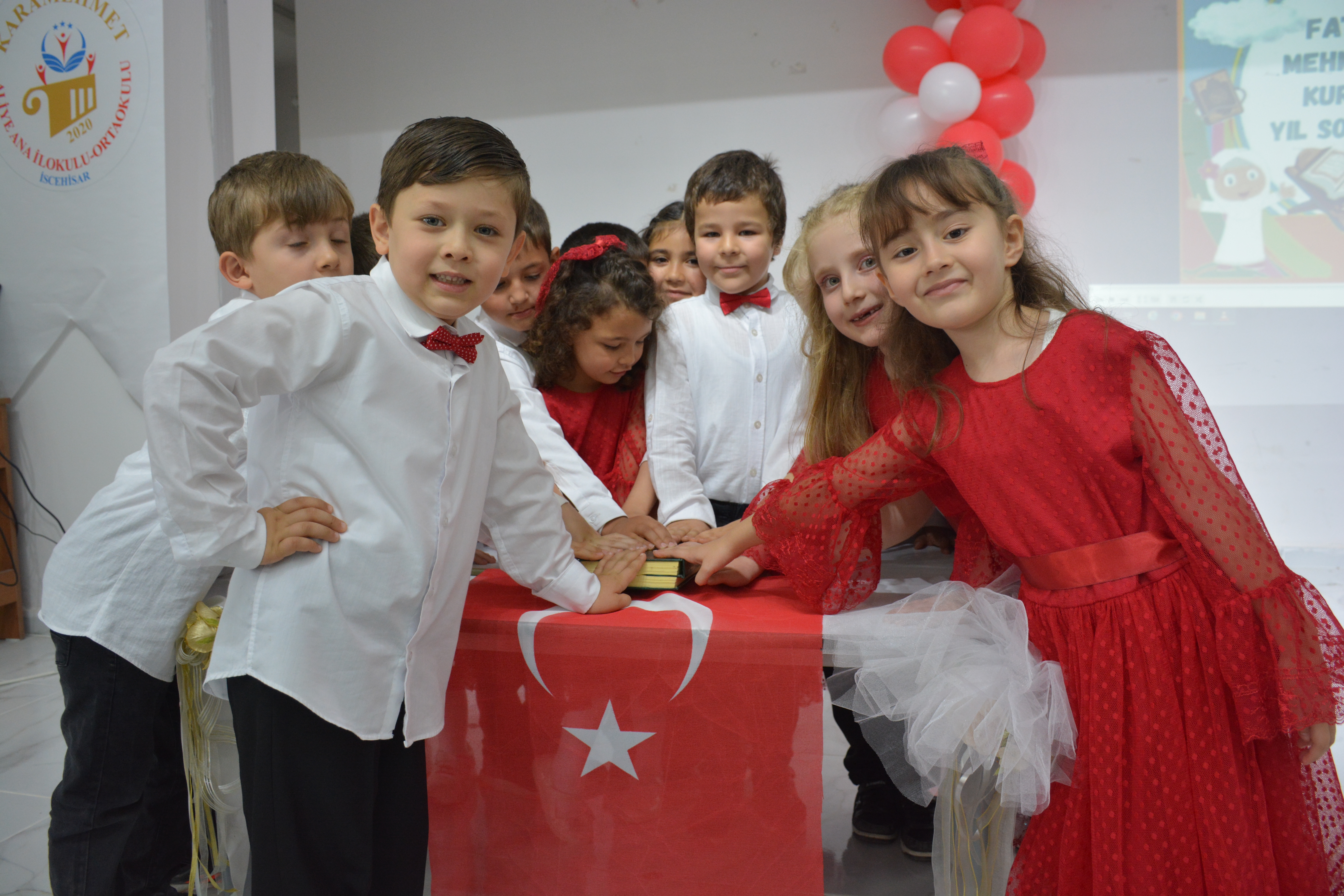 İscehisar'da Kur'an Kursu Öğrencileri Yılsonu Etkinliği Düzenledi