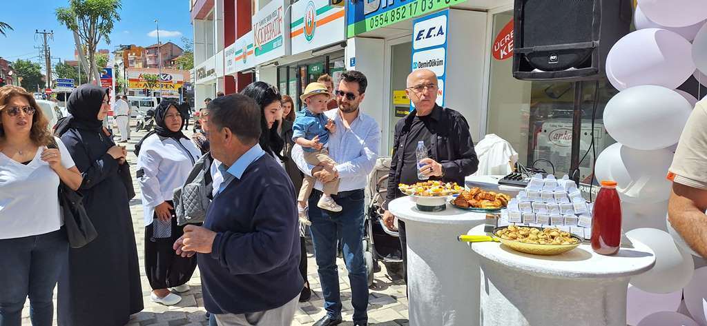 LİLA HOME DEKOR AÇILIŞININ 1. YILINI KUTLADI
