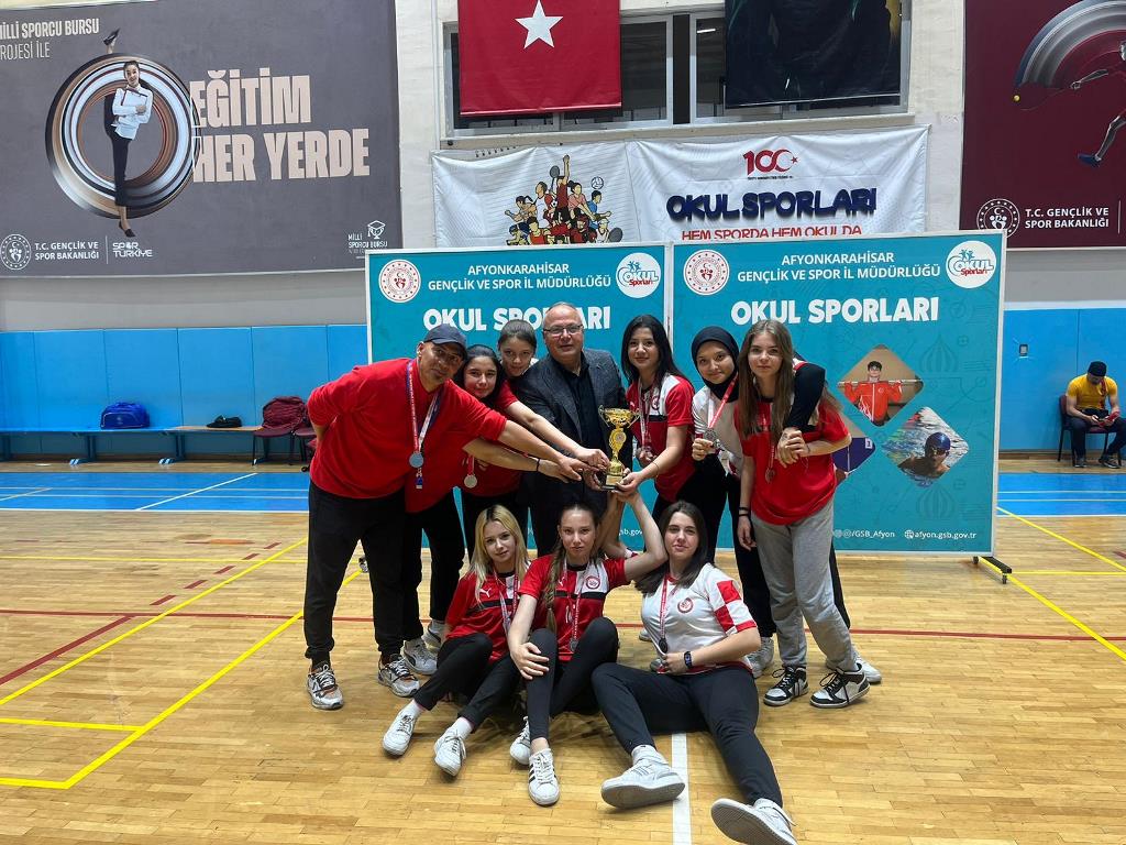 GENÇ KIZ FUTSAL MÜSABAKALARI TAMAMLANDI