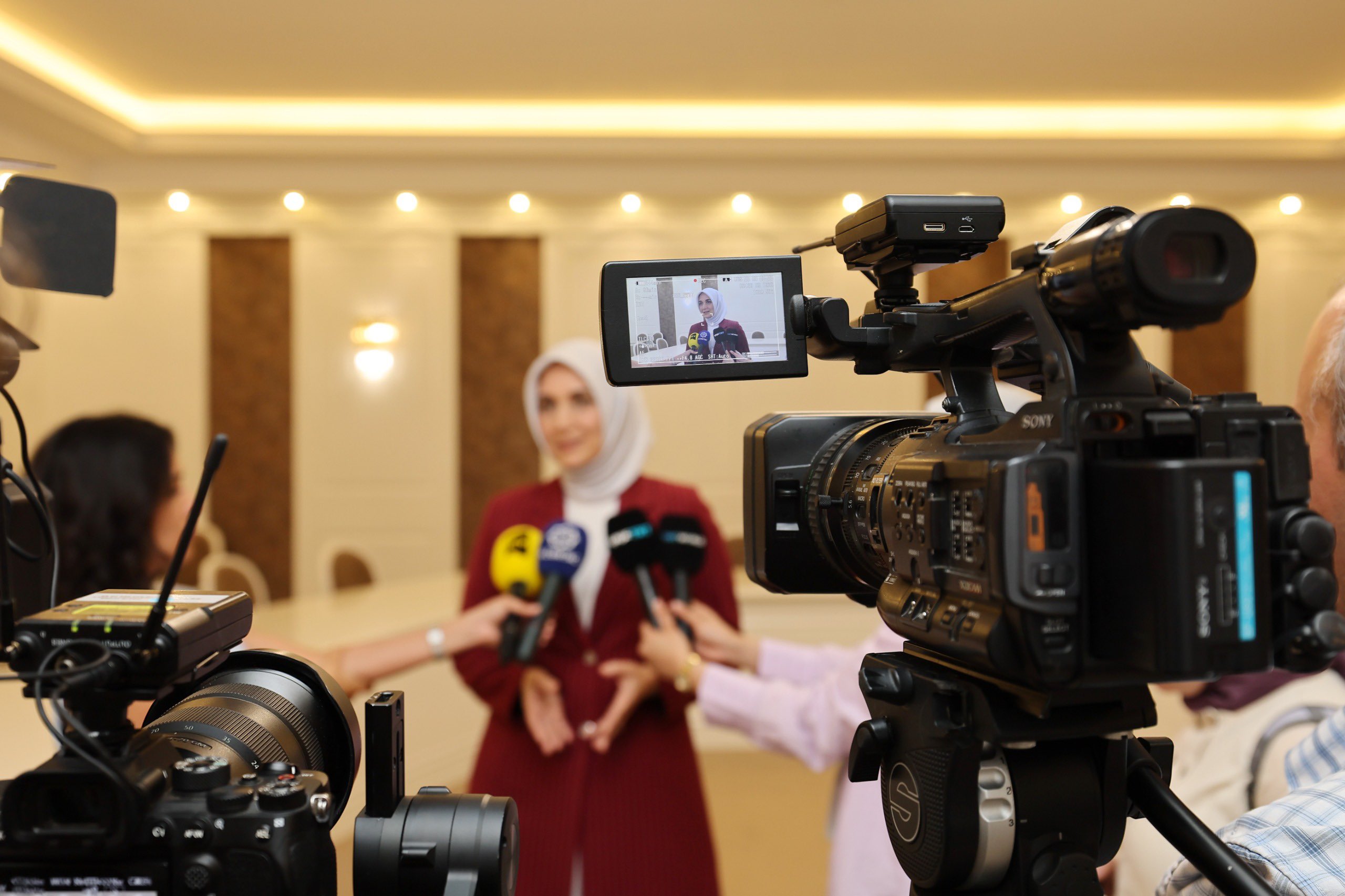 Vali Doç. Dr. Kübra Güran Yiğitbaşı, Turizm Sektörü Temsilcileriyle Bir Araya Geldi