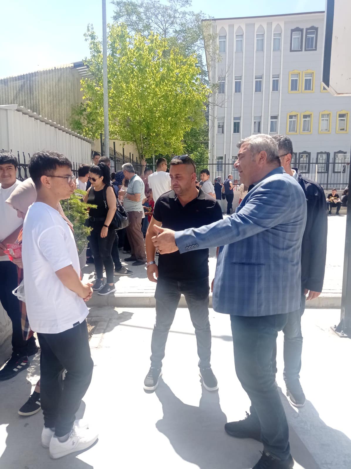 MİLLİ EĞİTİM MÜDÜRÜ SÜNNETCİ LGS HEYECANINA ORTAK OLDU