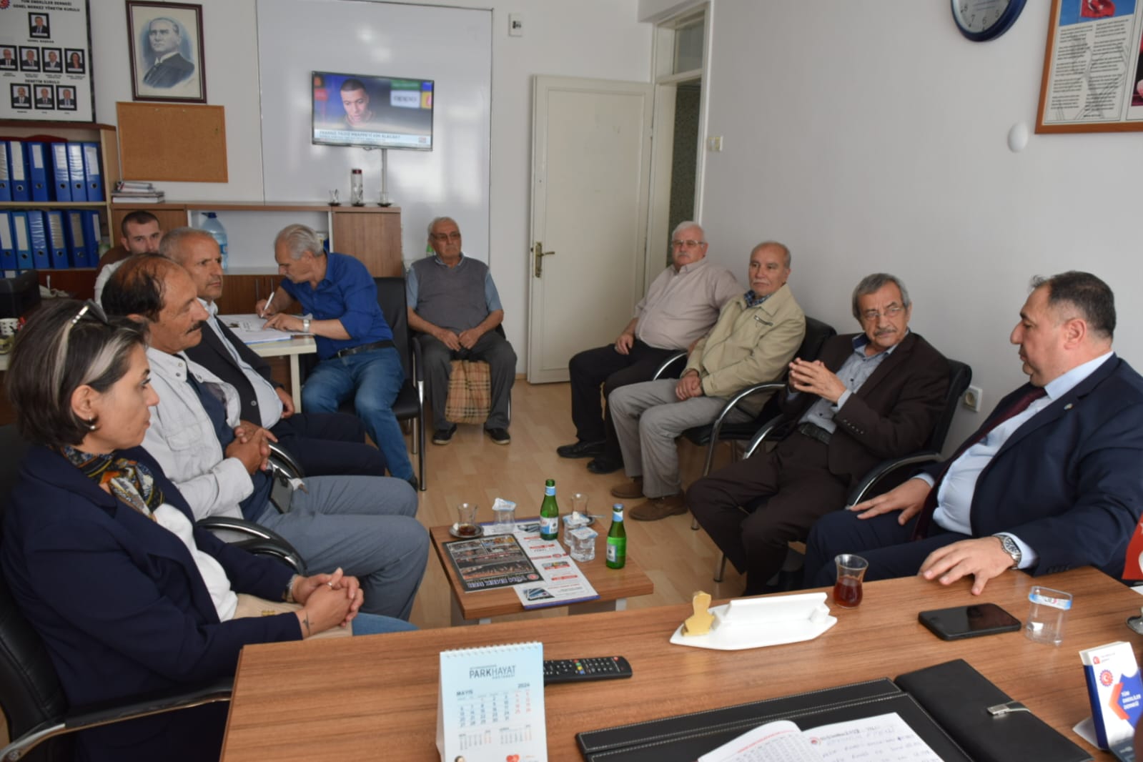 İYİ PARTİ'DEN EMEKLİLERE GÜÇLÜ DESTEK SÖZÜ: "AÇLIK SINIRI ALTINDA YAŞAM MÜCADELESİ SONA ERMELİ!"