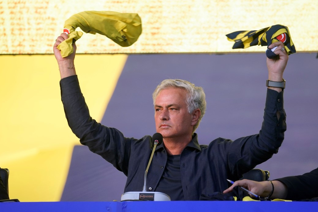 FENERBAHÇE’DE PATRON NETLEŞTİ