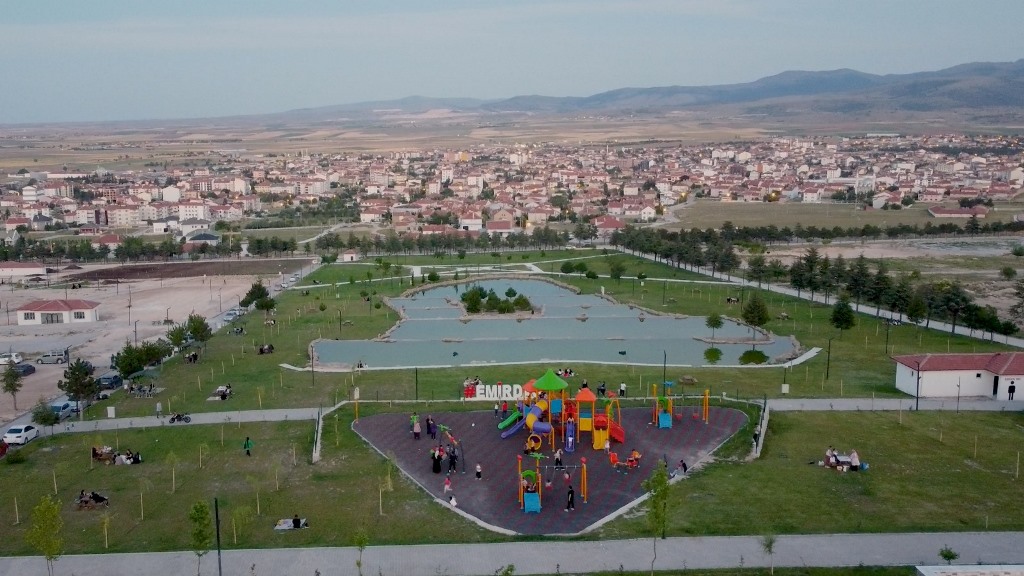 MİLLET BAHÇESİ ZİYARETÇİ AKININA UĞRADI