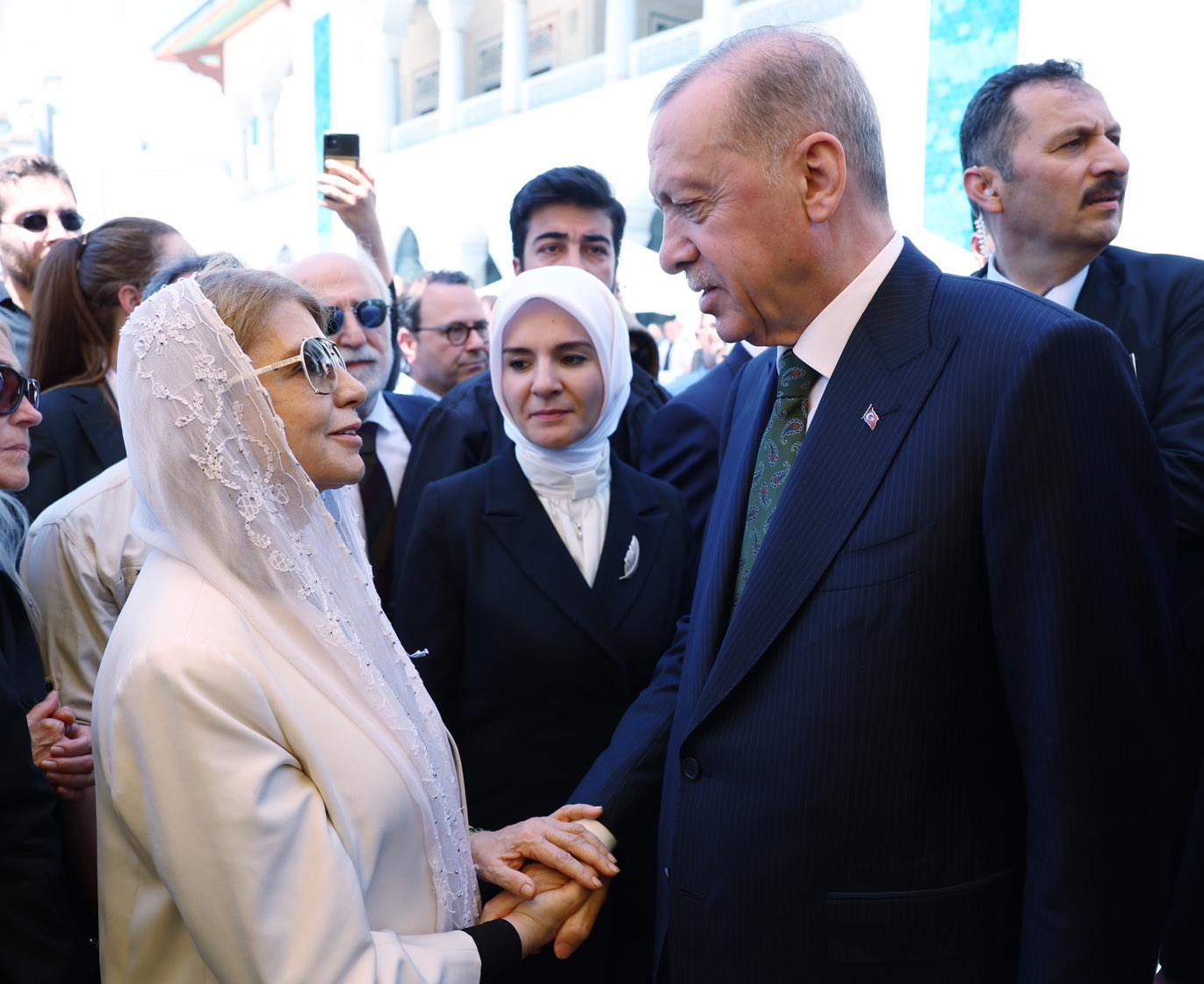 Afyonlu Bakan Göktaş Eski Başbakan Çiller'i Yalnız Bırakmadı