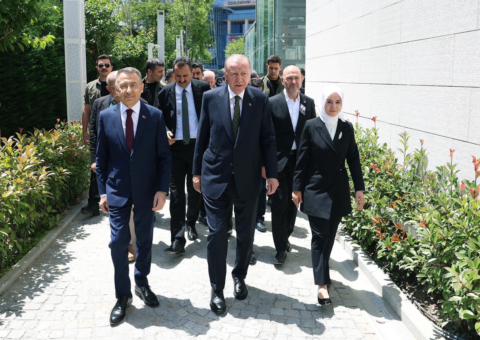 Afyonlu Bakan Göktaş Eski Başbakan Çiller'i Yalnız Bırakmadı