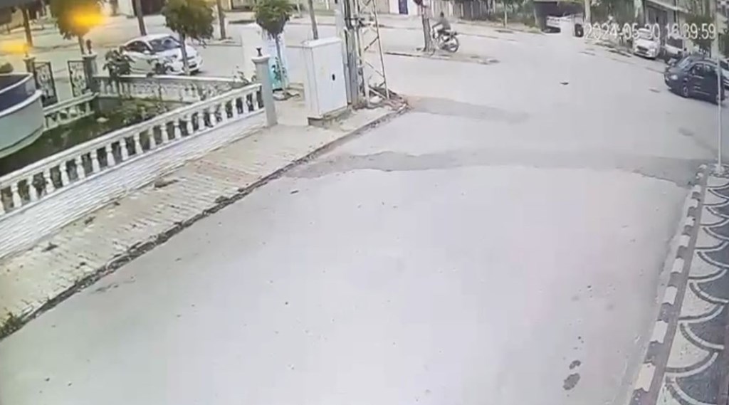 YÖN TABELASINA ÇARPAN MOTOSİKLET SÜRÜCÜSÜ AĞIR YARALANDI