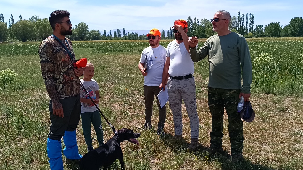 FERMALI AV KÖPEKLERİ MERA YARIŞMASI DÜZENLENDİ