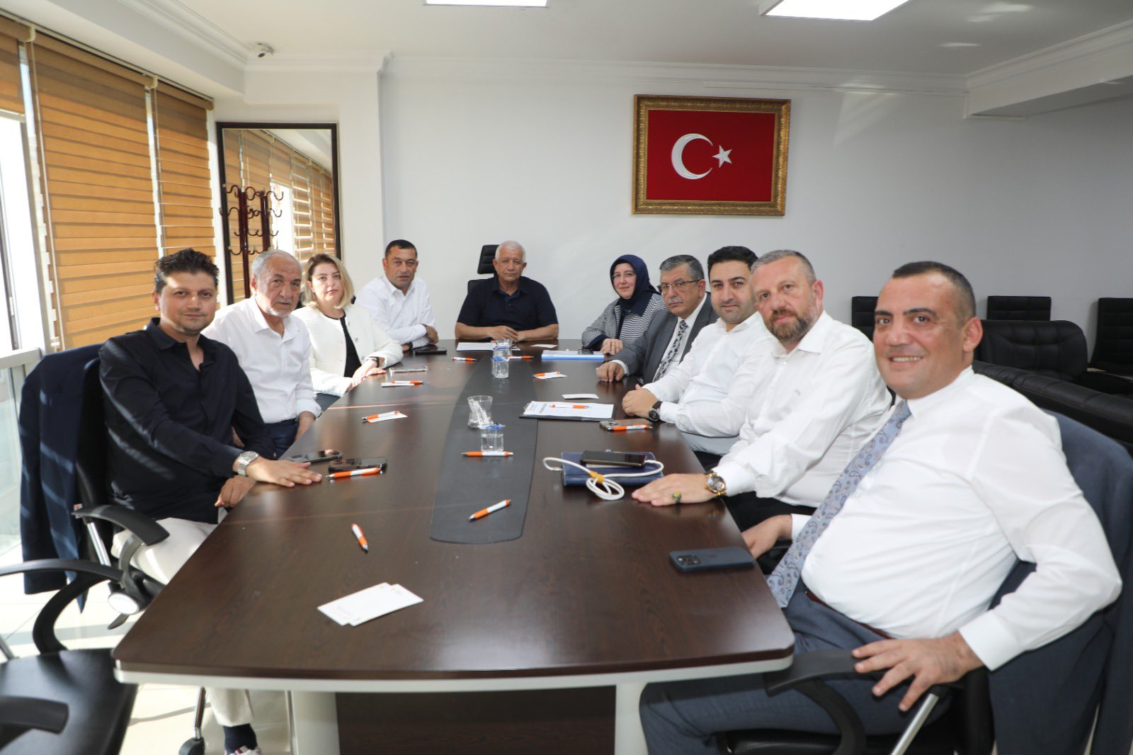 AK Parti'de Kritik Toplantı Önemli Görüşmeler Yer Aldı