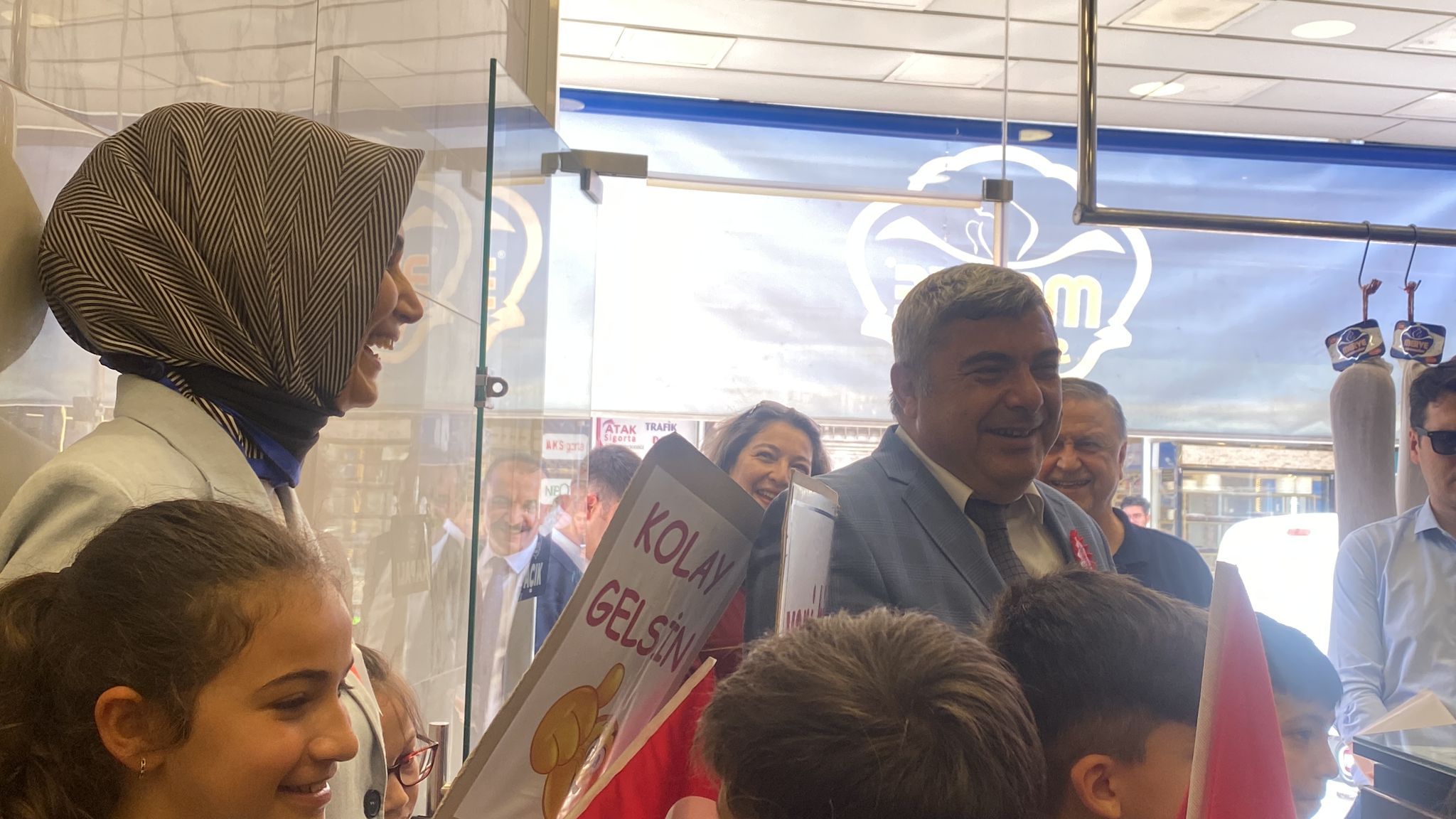 "ÇOCUKLARIMIZIN İLETİŞİM BECERİLERİNİ GELİŞTİRMELERİNİ ÖNEMSİYORUZ"