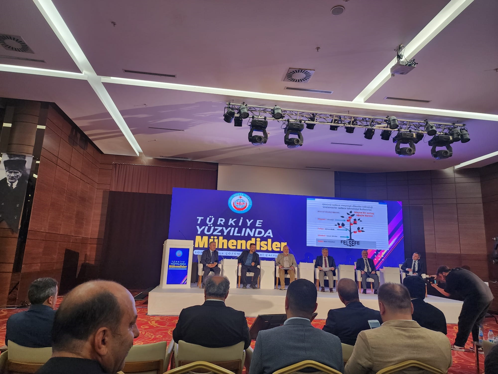 “KAMUDA ÇALIŞAN MÜHENDİSLERİN HAKLARI İYİLEŞTİRİLMELİ”