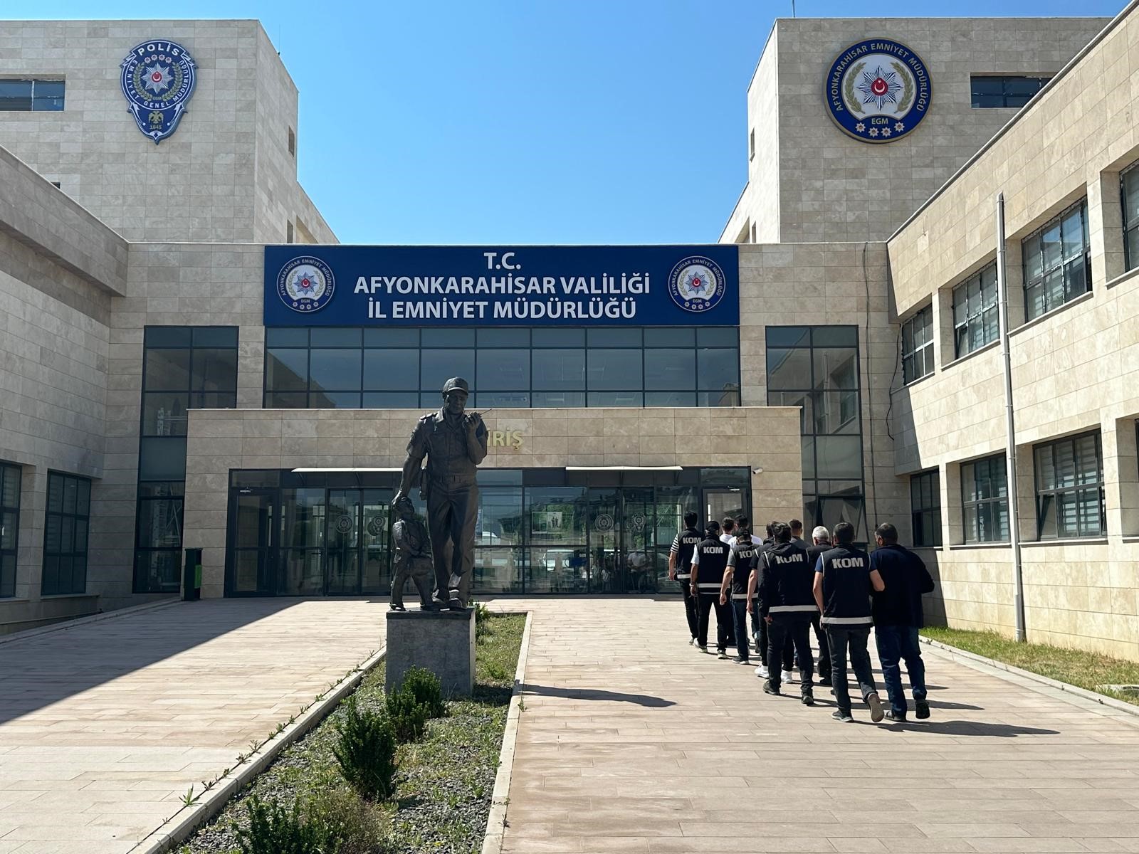 Afyon Polisi Yakalar 7 Kişiye Gözaltı Yapıldı