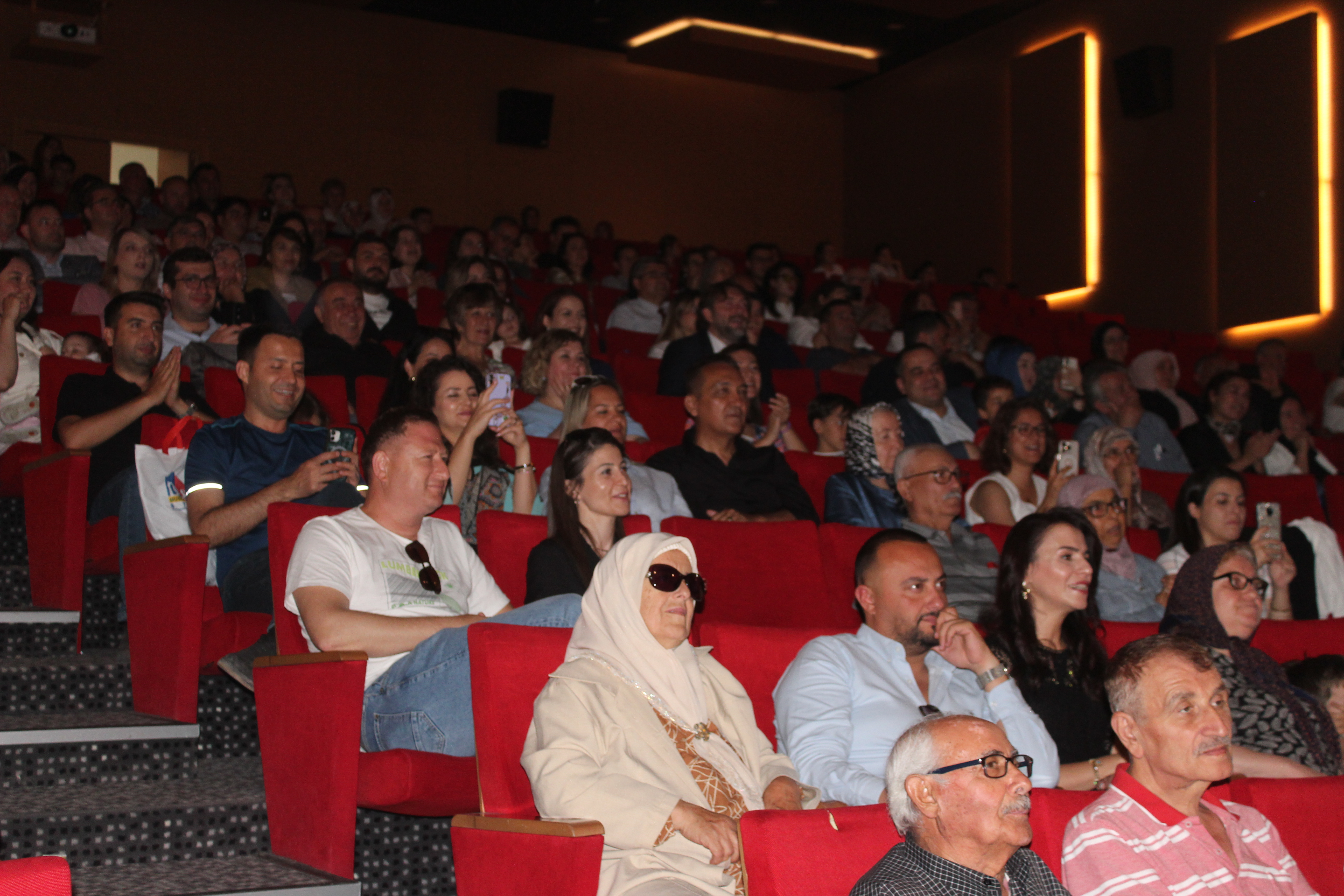 TED Afyon Koleji'nde muhteşem mezuniyet töreni