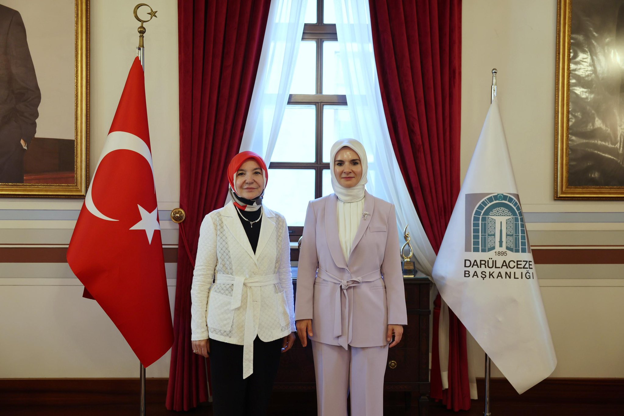 Afyonlu Bakan Ziyaretlerini Sürdürüyor