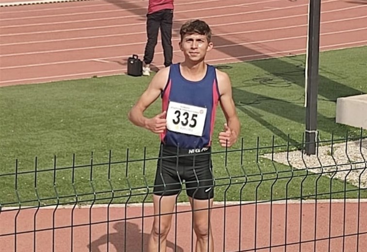 AFYONLU SPORCU ZAFERE KOŞUYOR MİLLİ TAKIM SEÇMELERİNDE PERFORMANSI İLE BÜYÜLEDİ