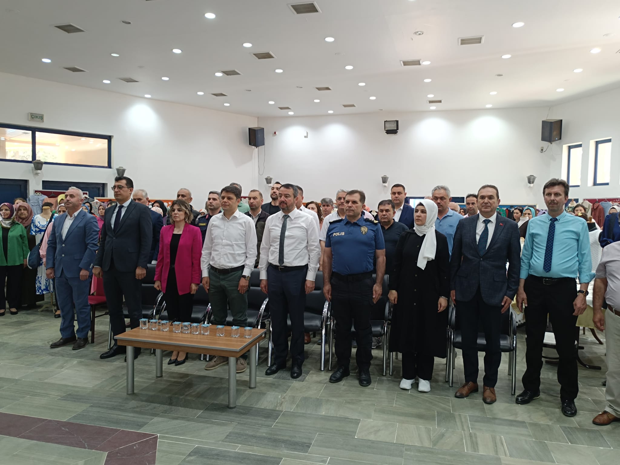Afyonkarahisar'ın İlçelerinde Yılsonu Sergileri Açıldı