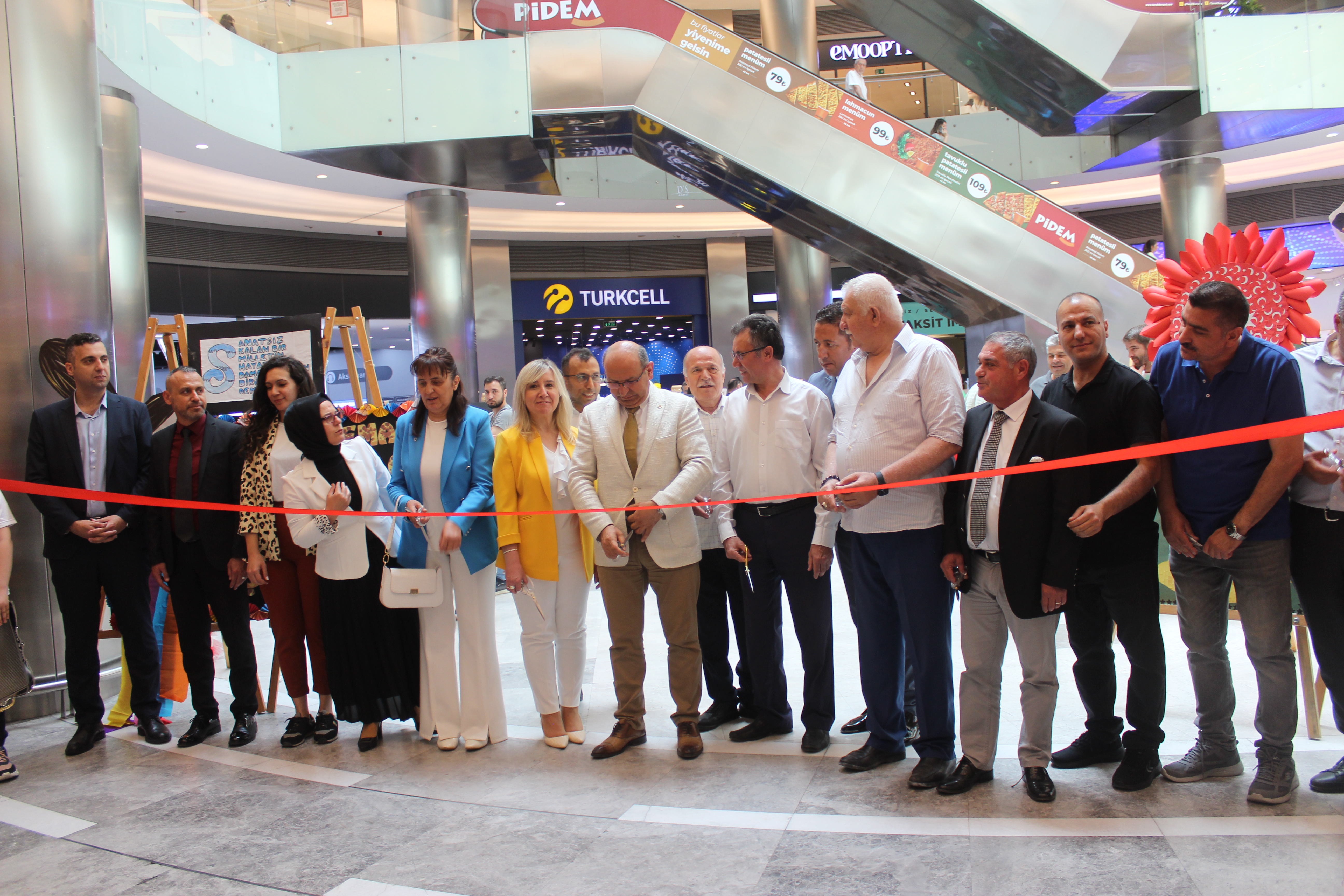 Maver Kemal Arsoy Ortaokulu/İlkokulu Sanat Şöleni Büyük İlgi Gördü: Genç Yeteneklerden Sanat Rüzgarı!