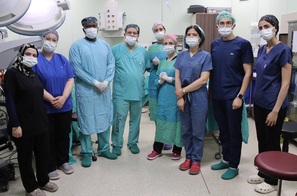 AFSÜ'de İleri Düzey Göz Tansiyonu Ameliyatları Başarıyla Uygulanıyor