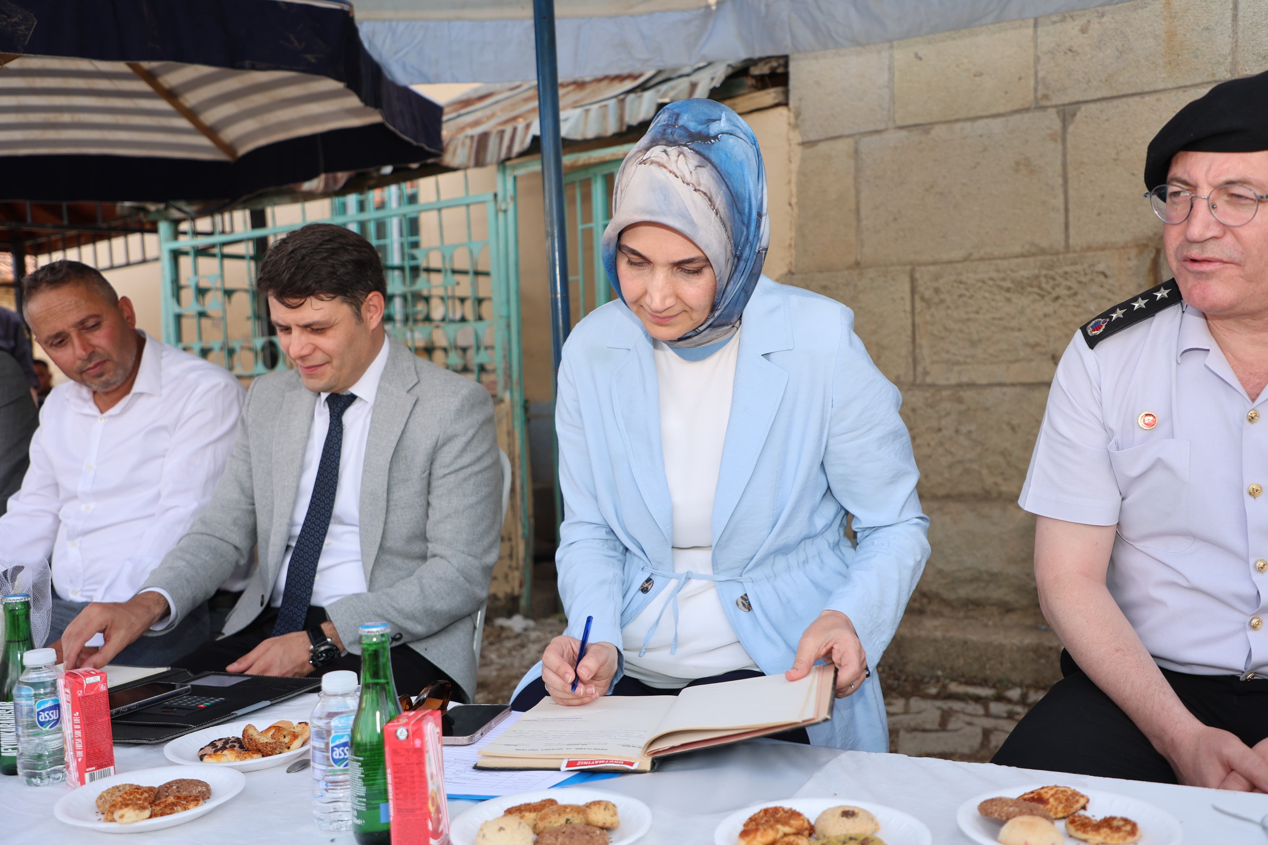 Susuz Köyü Sakinleri Devlet Anayı Ağırladı
