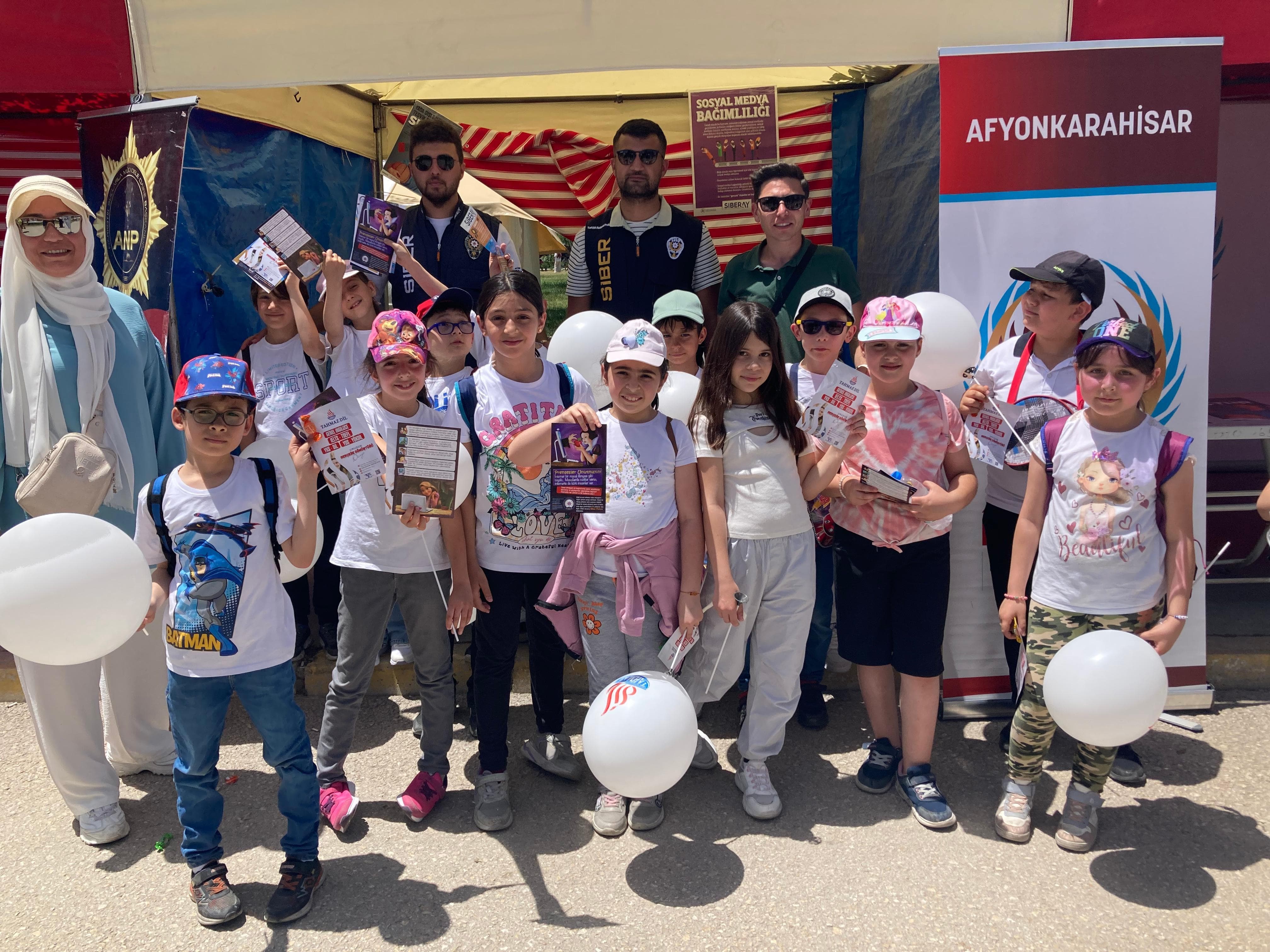 Polis, Üniversitelilere Güvenli İnternetin İpuçlarını Aktardı
