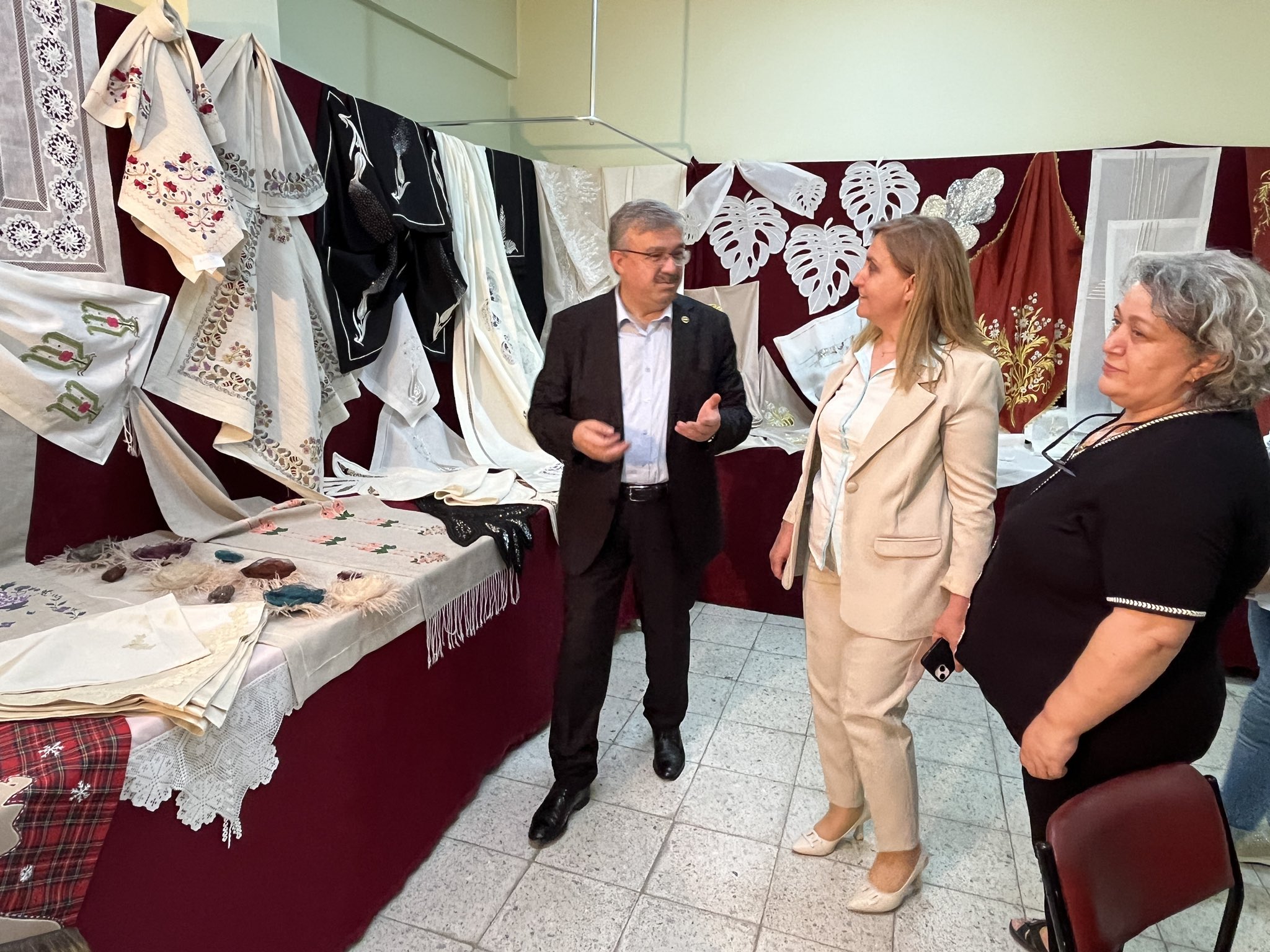 AK Partili Yurdunuseven'den Kursiyerlere Tebrik
