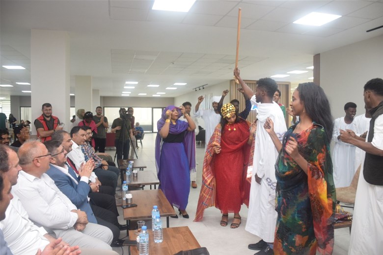 AFSÜ VE AKÜ'DE AFRİKA KÜLTÜRÜ TANITILDI