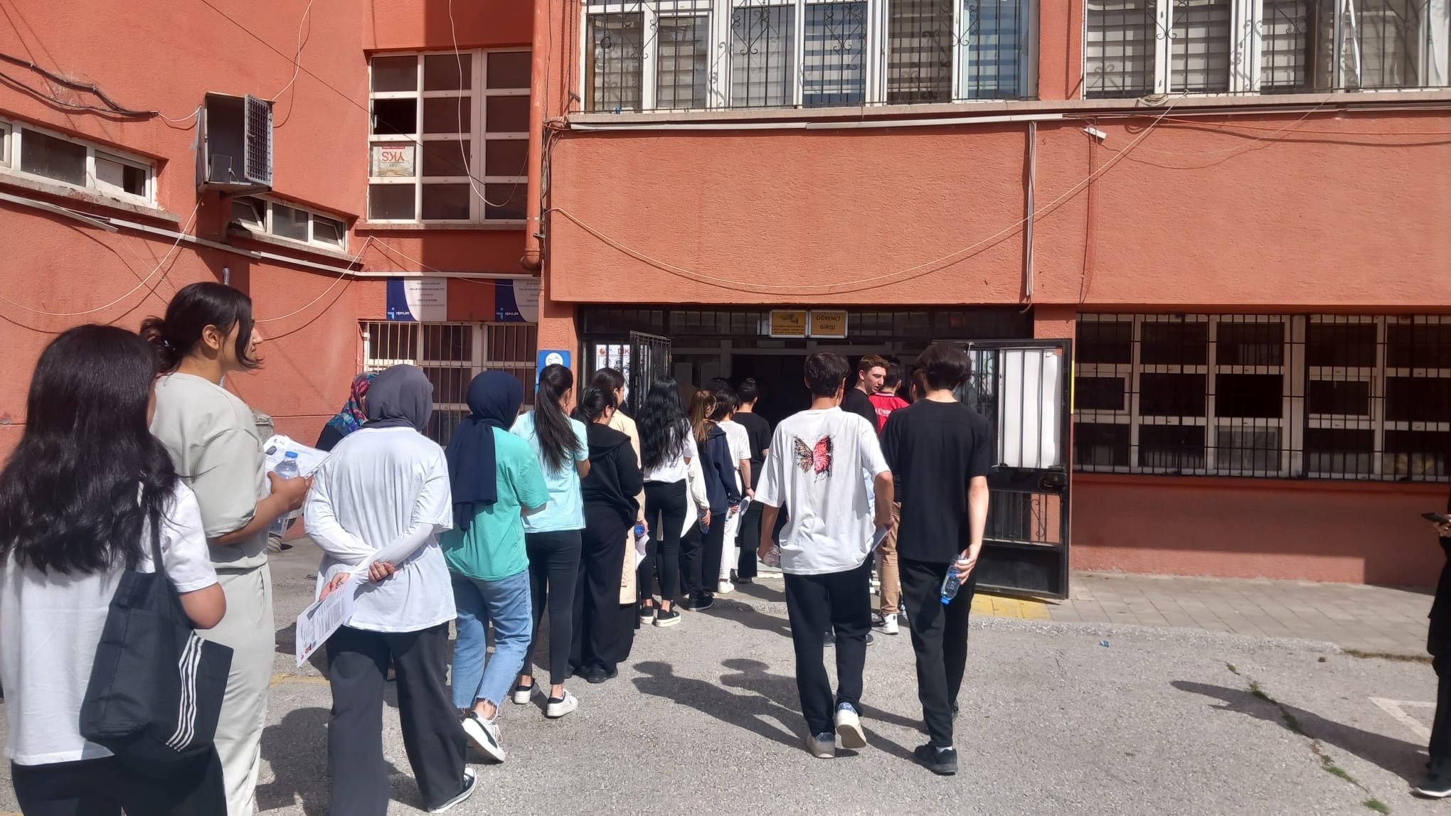 Afyon'da YKS Sınav Heyecanı Yaşanıyor