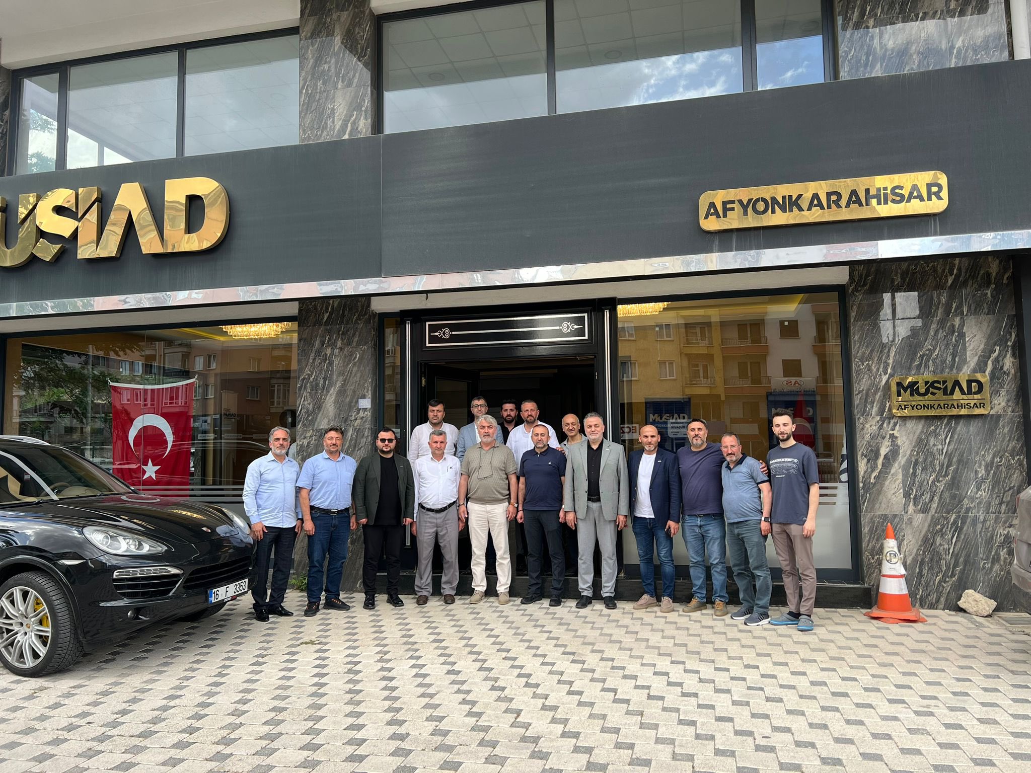 MÜSİAD'lı İş Adamları Yazaroğlu ve Yönetimini Kentte Misafir Etti