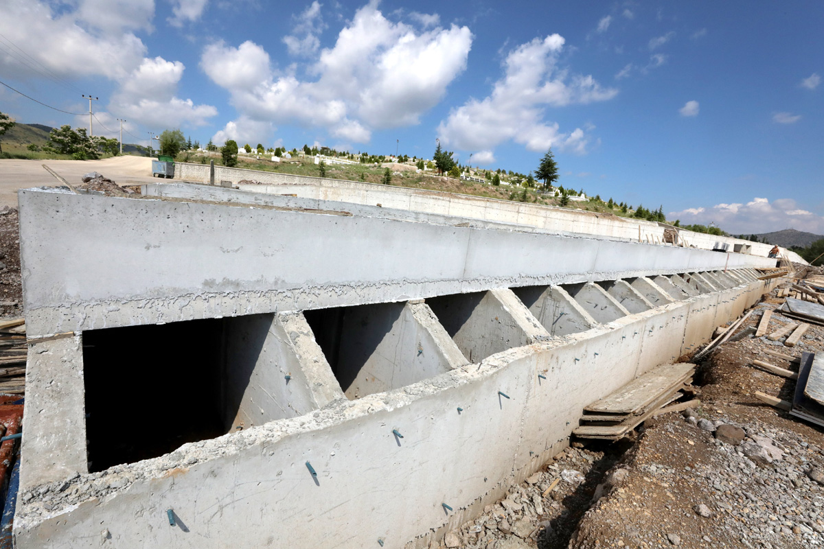 Bayraktepe Mezarlığında Çalışmalar Sürüyor