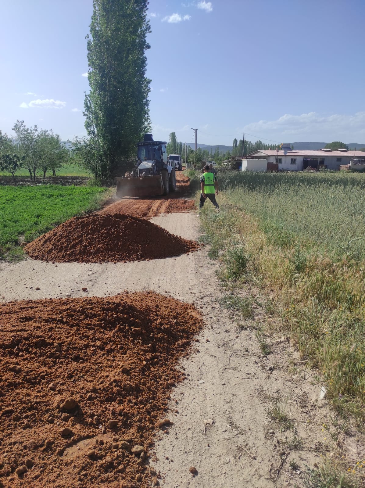 Taşoluk Belediyesi Bozuk Yollar İçin Sahada