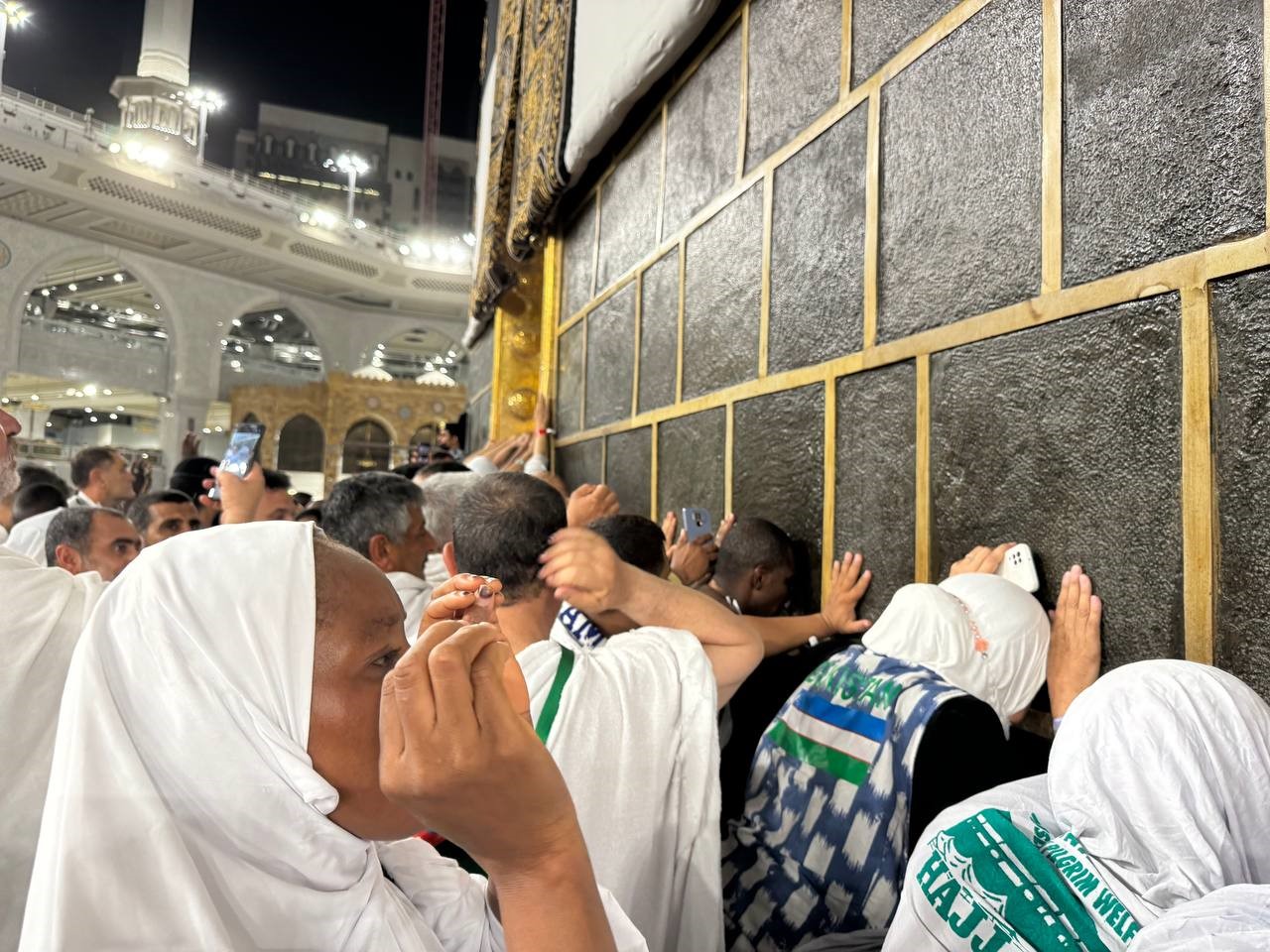 HACI ADAYLARI KABE-İ MUAZZAMA’DA!