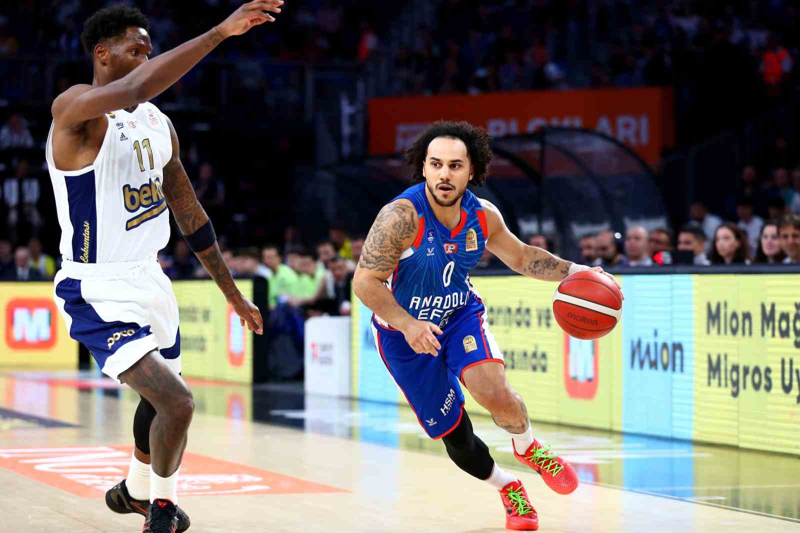 FENERBAHÇE, EFES KARŞISINDA SERİDE 2-0’I YAKALADI
