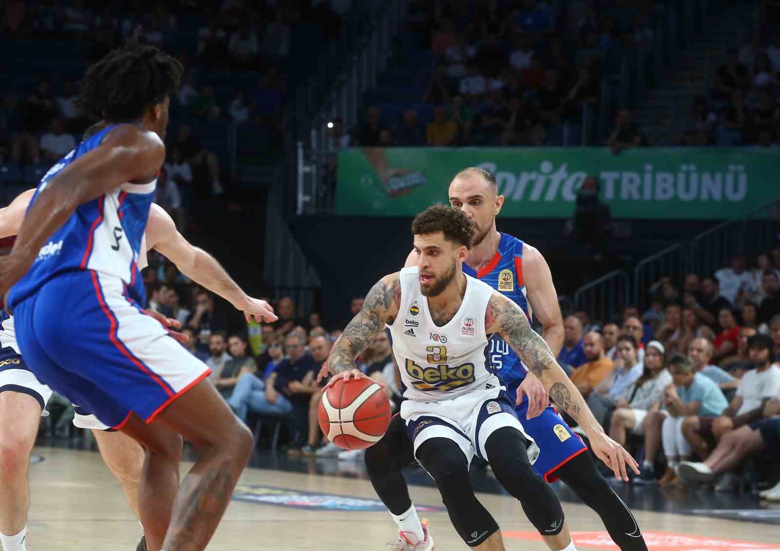 FENERBAHÇE, EFES KARŞISINDA SERİDE 2-0’I YAKALADI