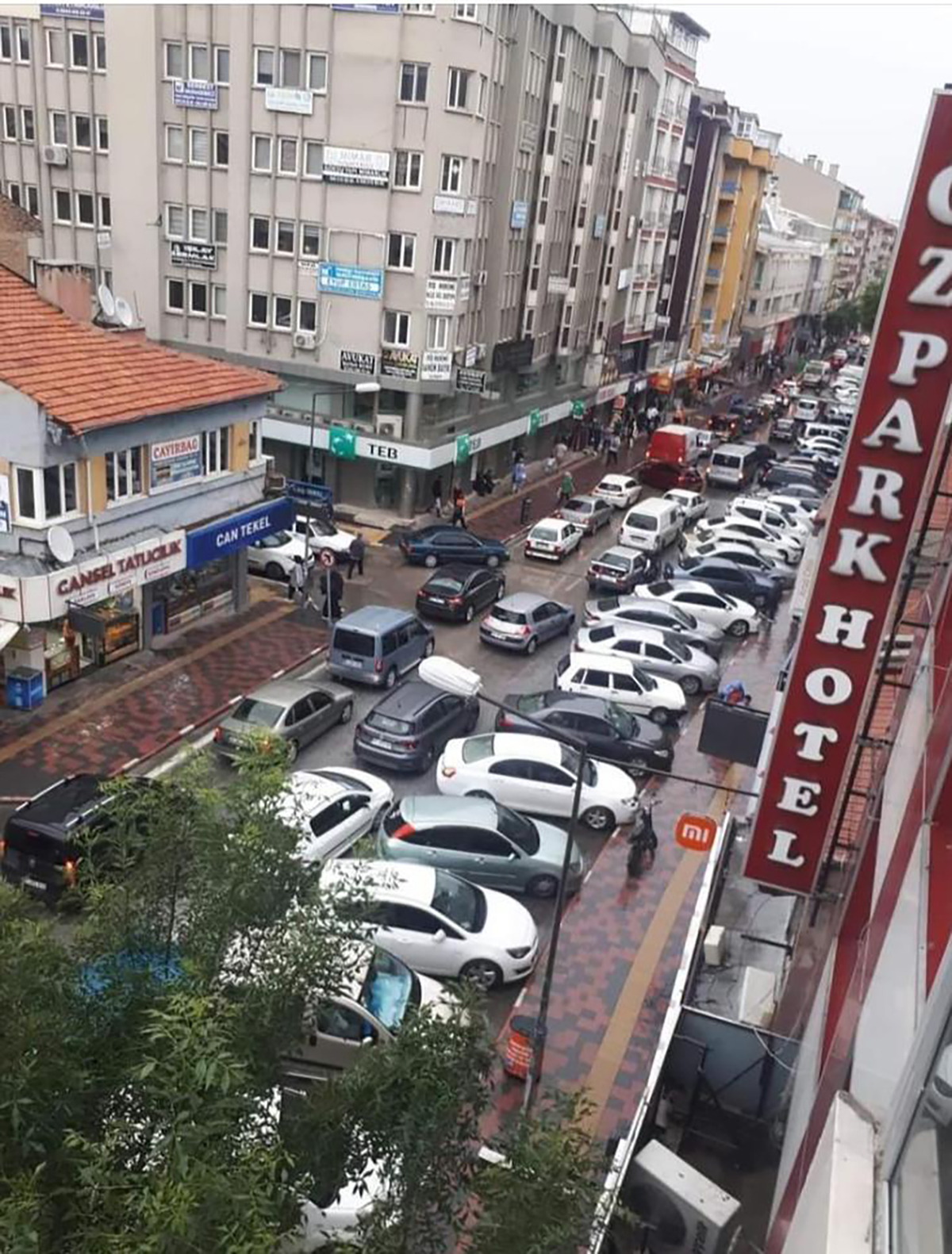 BAŞKAN KARATAŞ'TAN AFYON TRAFİĞİNE FOTOĞRAFLI GÖNDERME
