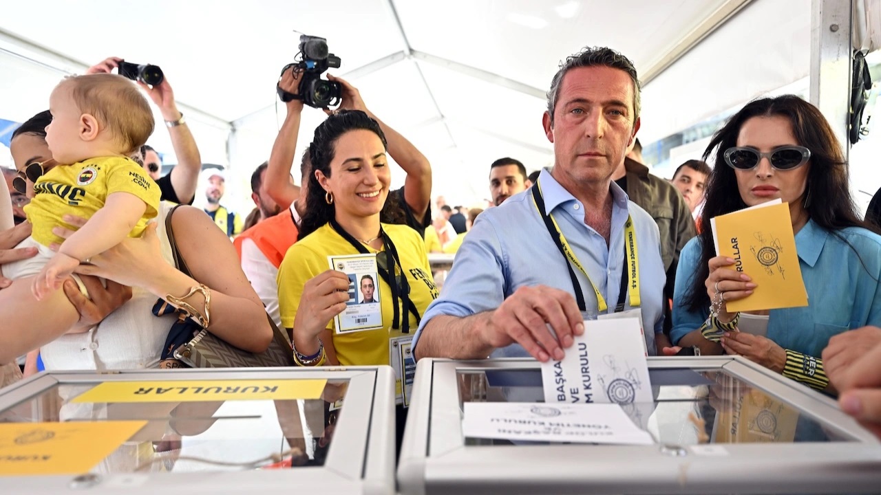 Ali Koç yeniden başkan seçildi