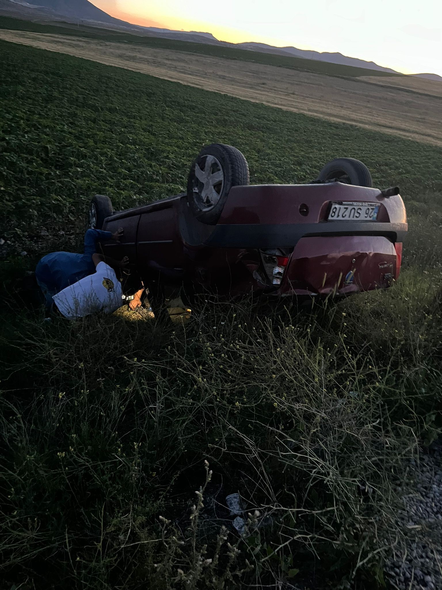 Kontrolden Çıkan Araç Şarampole Devrildi! Devrilen otomobilin sürücüsü yaralandı