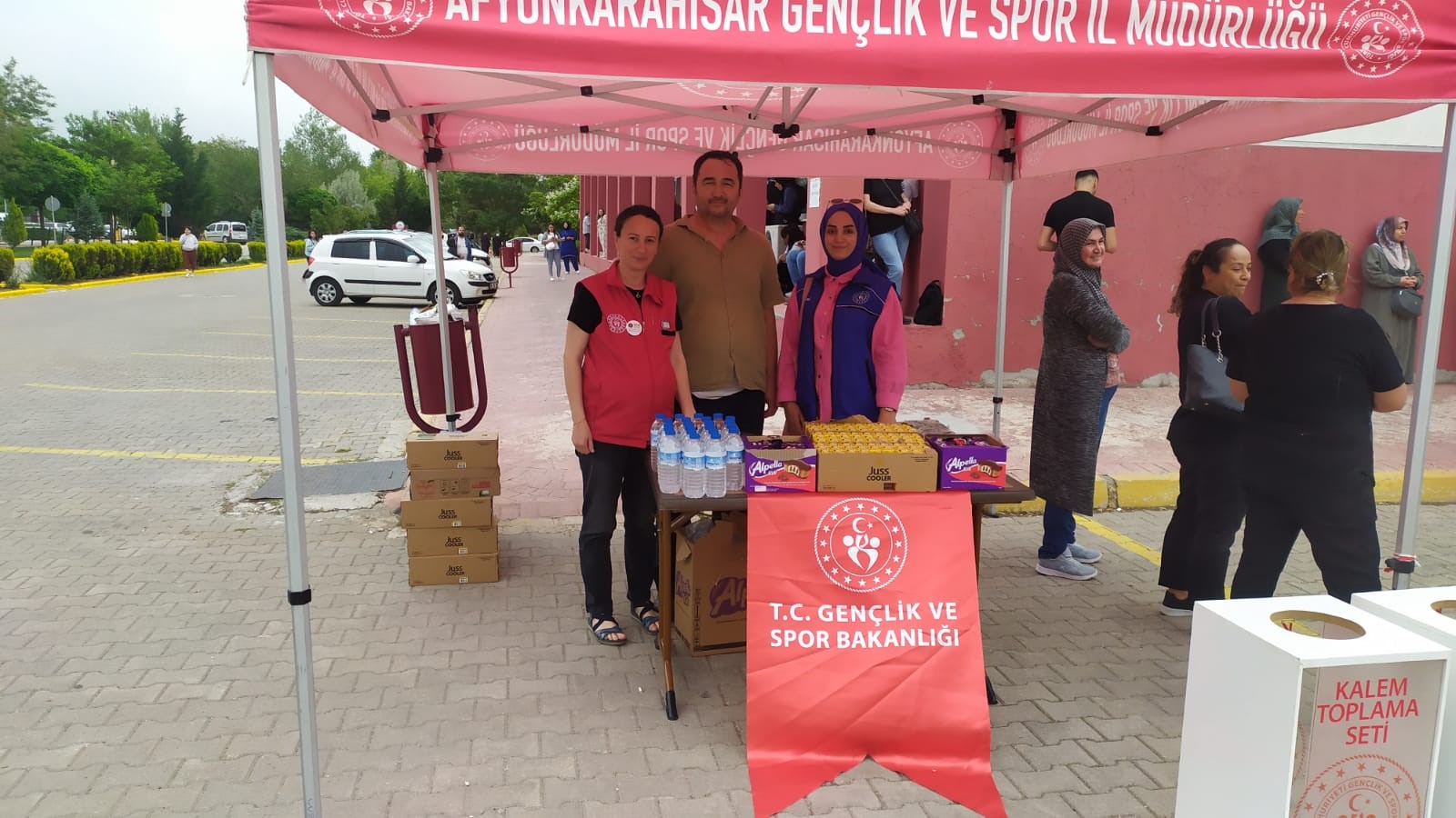 YKS Kalemleri Çocuklar İçin Toplandı!  YKS’ye girenlerin kalemleri köy okullarında dağıtılacak