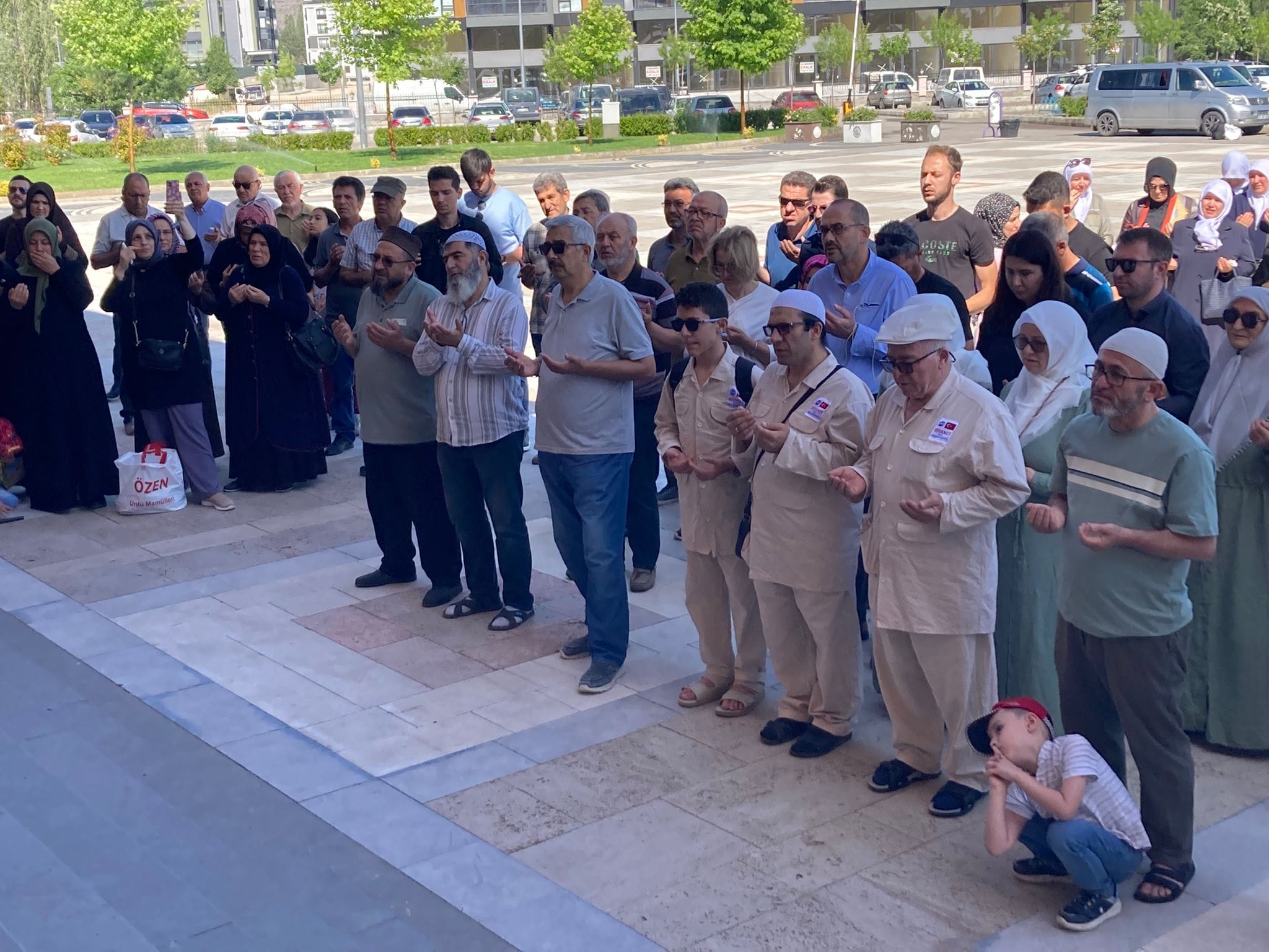 Son Hacı Adayları Dualarla Uğurlandı