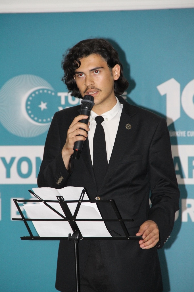 GENÇ KALEMLER ZULMÜ SATIRLARA DÖKTÜ