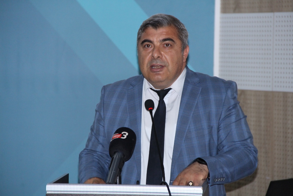 GENÇ KALEMLER ZULMÜ SATIRLARA DÖKTÜ