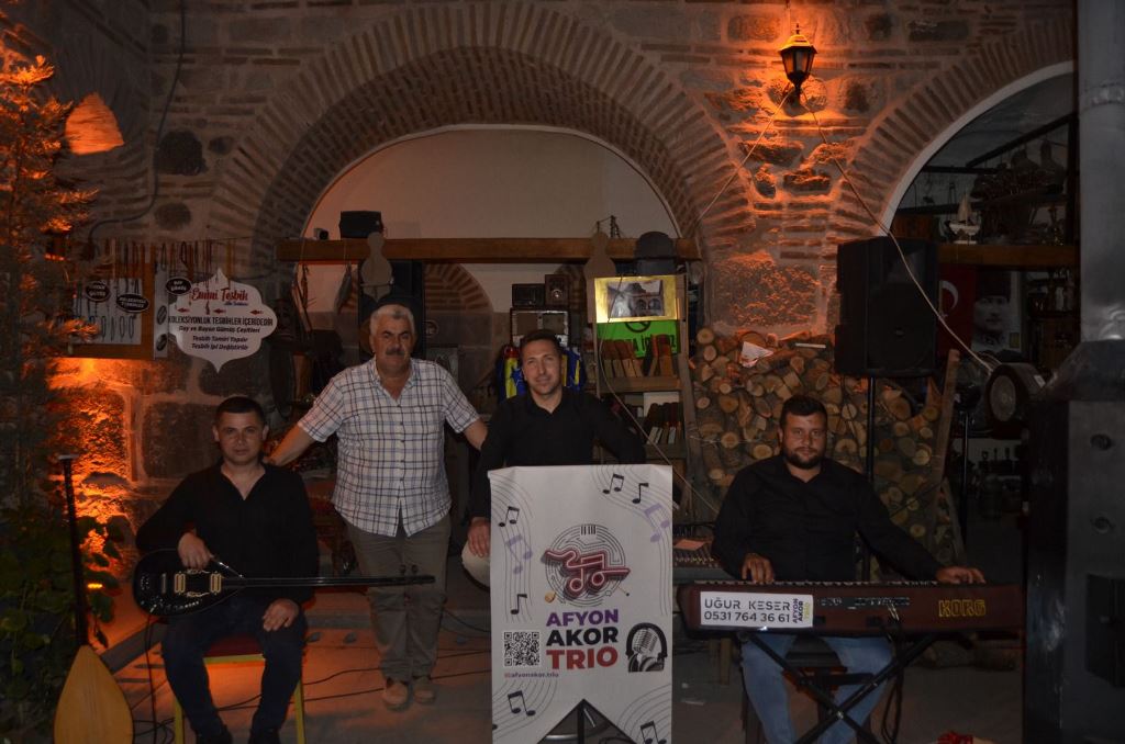 AFYON AKOR TRİO, TAŞHAN'DA MÜZİKSEVERLERLE BULUŞUYOR