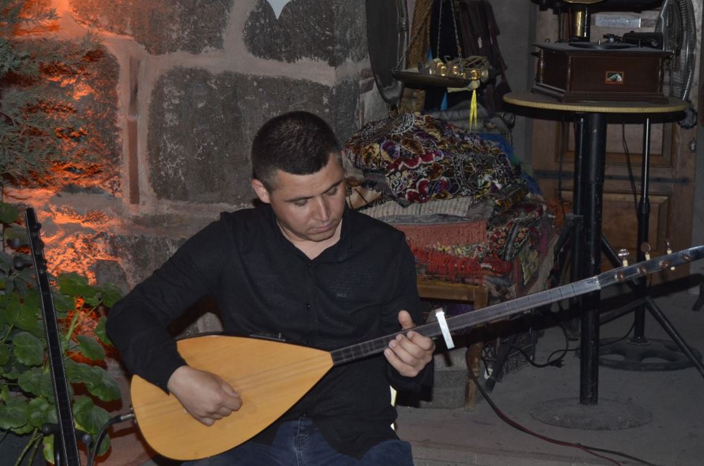 AFYON AKOR TRİO, TAŞHAN'DA MÜZİKSEVERLERLE BULUŞUYOR
