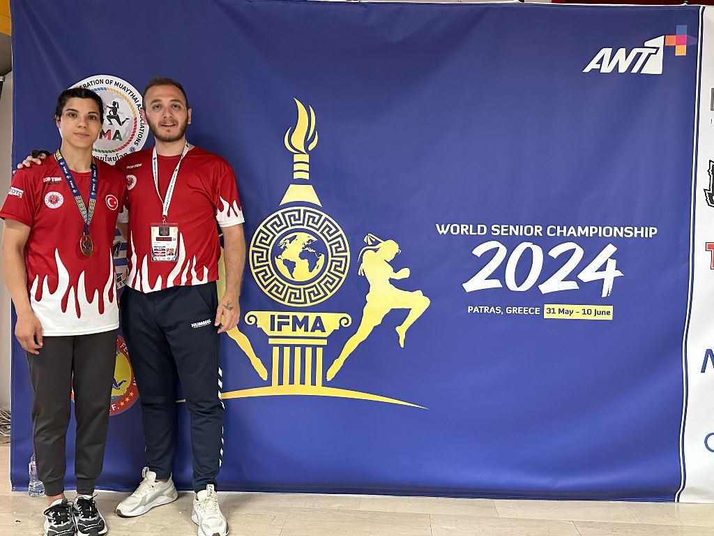 KÜBRA KOCAKUŞ YENİDEN DÜNYA ŞAMPİYONU!