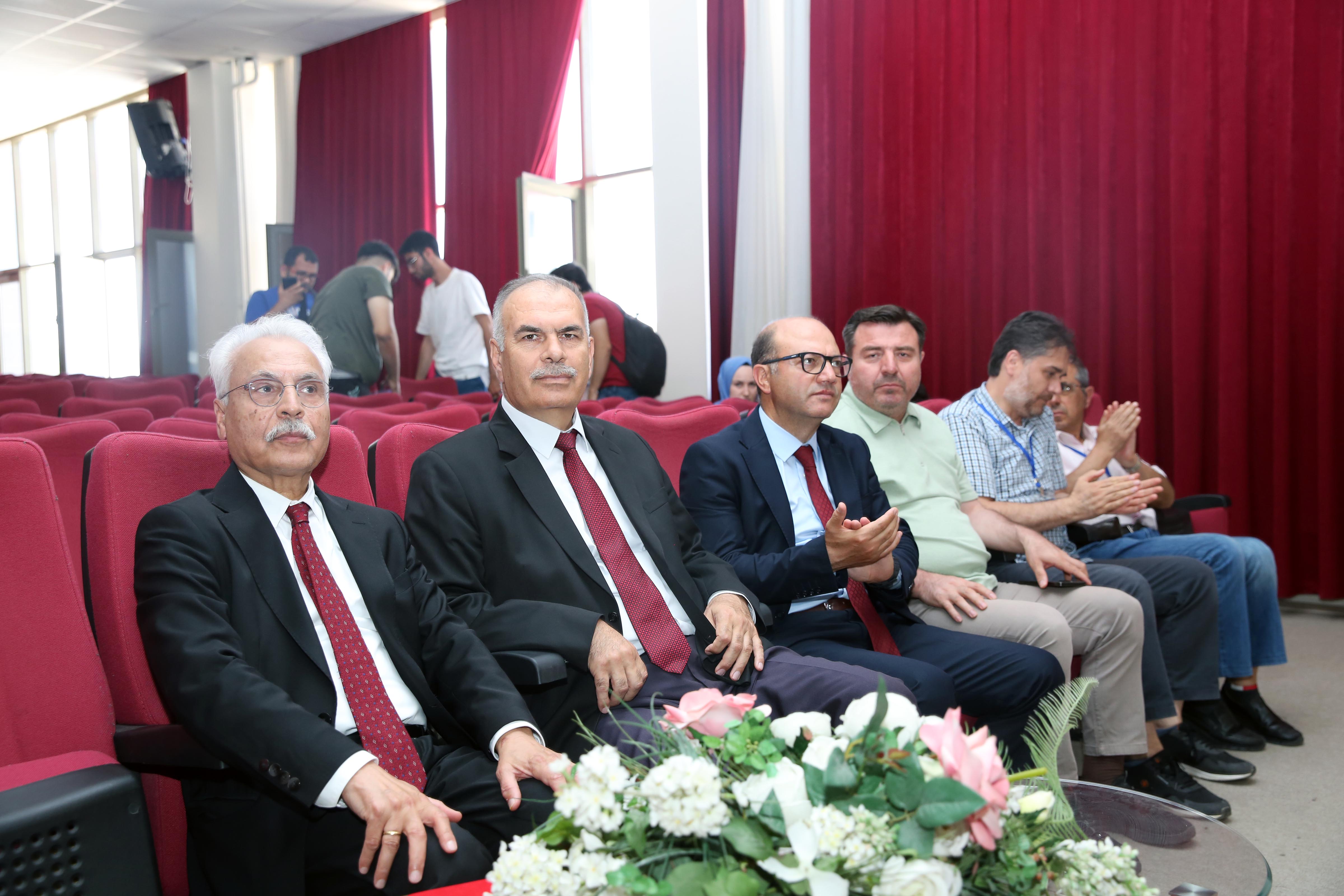 Kocatepe Mühendislik Bilimleri Öğrenci Sempozyumu'nun Üçüncüsü Düzenlendi