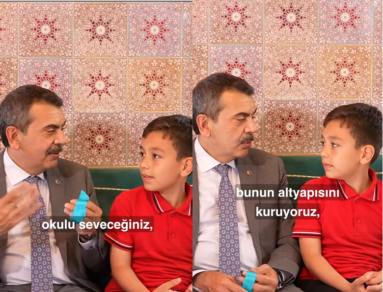Bakan Tekin'le Öğrenci Arasındaki Diyalog Gülümsetti