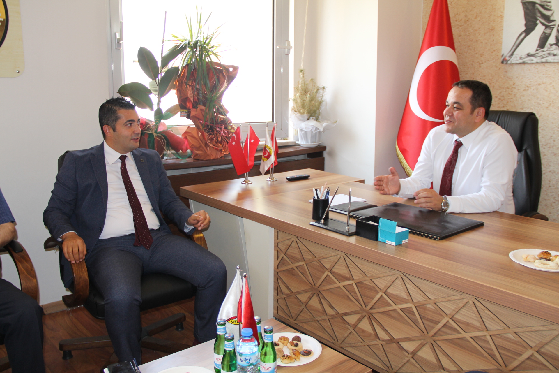 OEDAŞ MÜDÜRÜ DEMİR GAZETECİLER CEMİYETİ'Nİ ZİYARET ETTİ