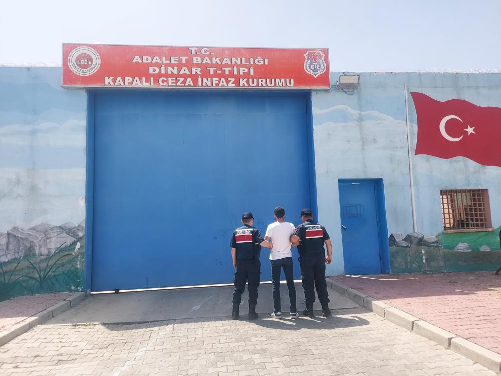 Aranan Şahıs Dinar’da Yakalandı! Hırsızlık suçundan 4 yıl 2 ay hapis cezası ile aranıyordu
