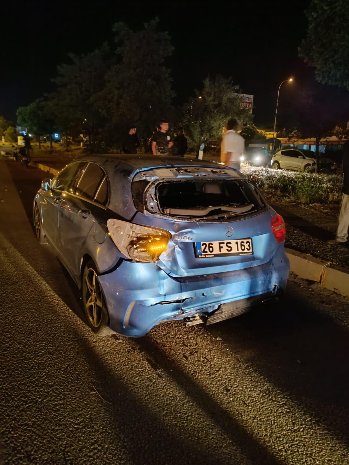 Motosiklet Otomobile Çarptı: Kazada 1 kişi hayatını kaybetti